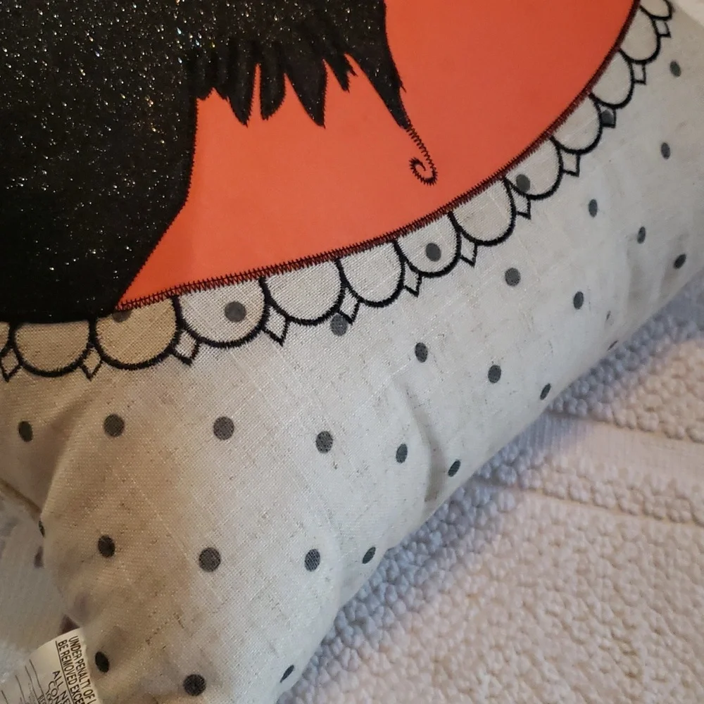 THE MIDNIGHT MARKET PILLOW